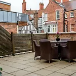 10 Stonegate Court